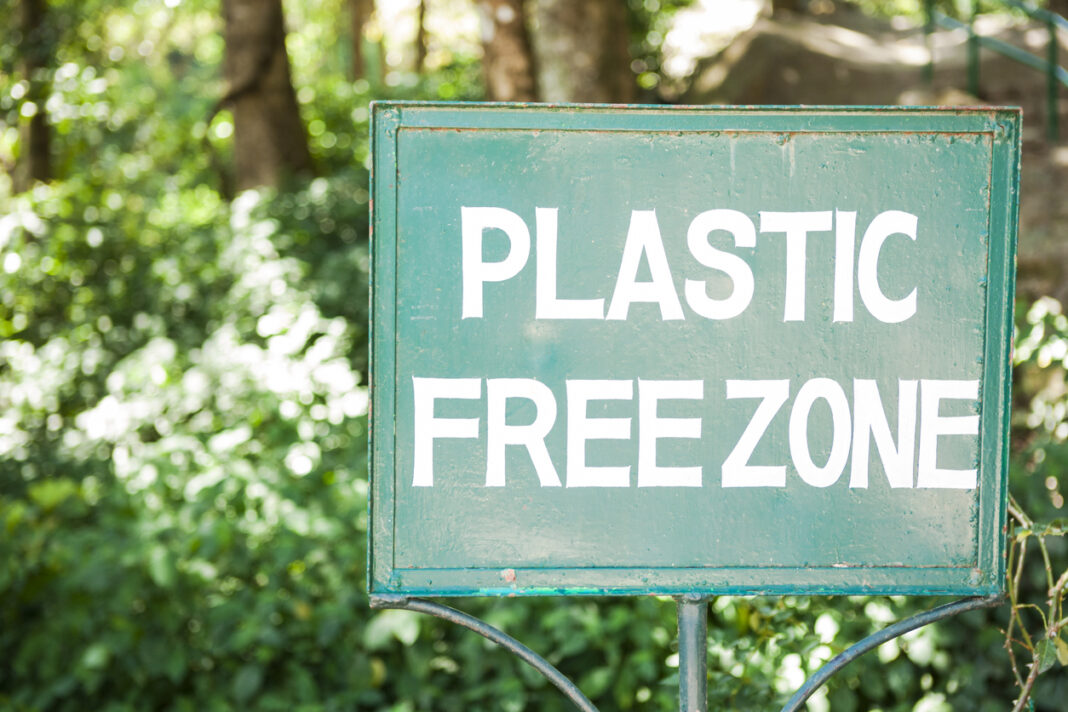 sign reading 'plastic free zone'