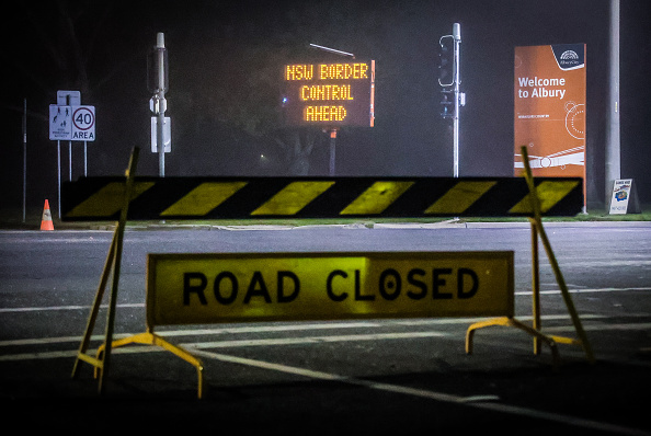 Road closure sign at NSW/Victorian border at Albury/Wodonga