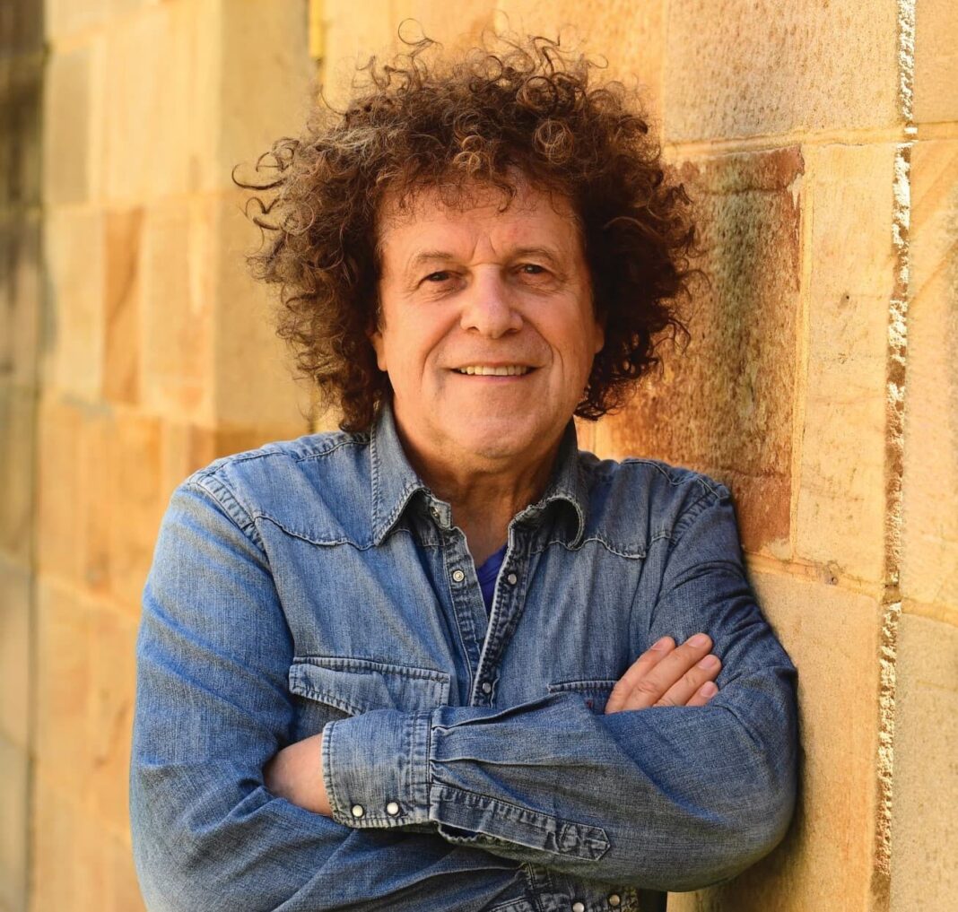 Leo Sayer smiling for a photo