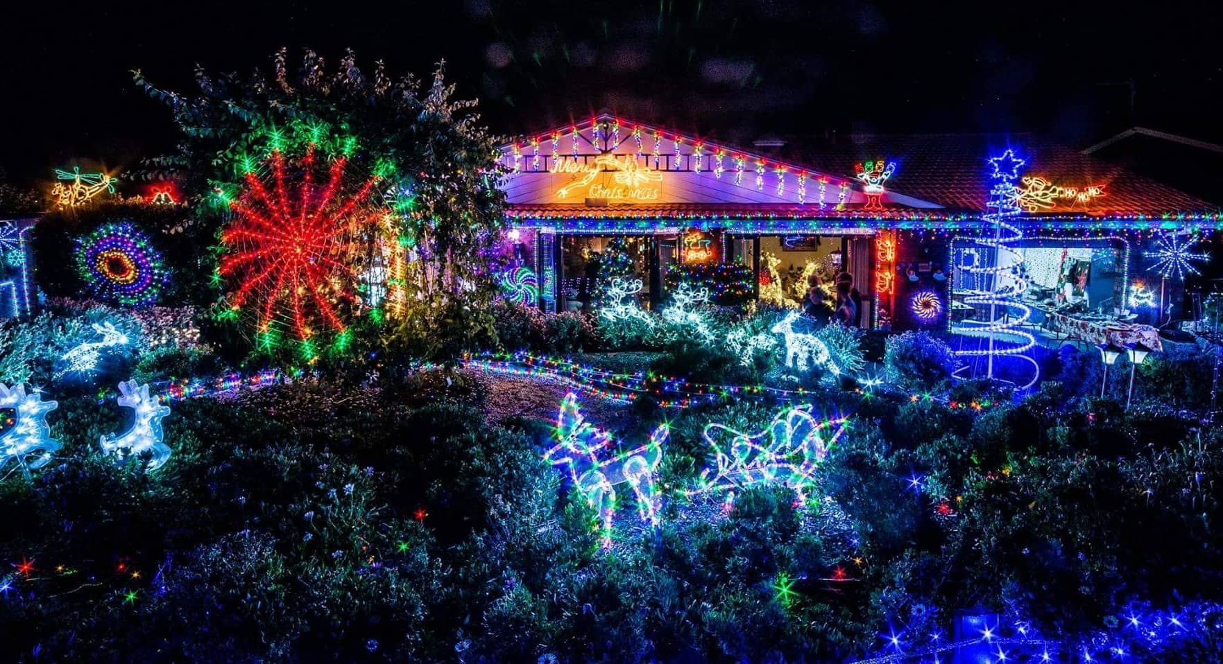 Your guide to Canberra's best Christmas lights 2020