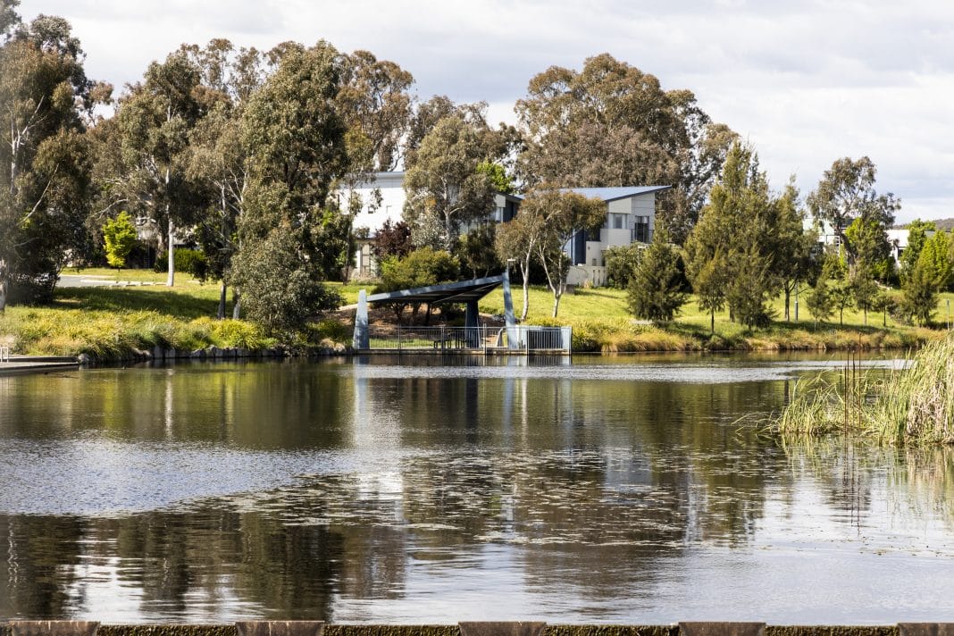 homes fronting lake in the Canberra suburb of Forde