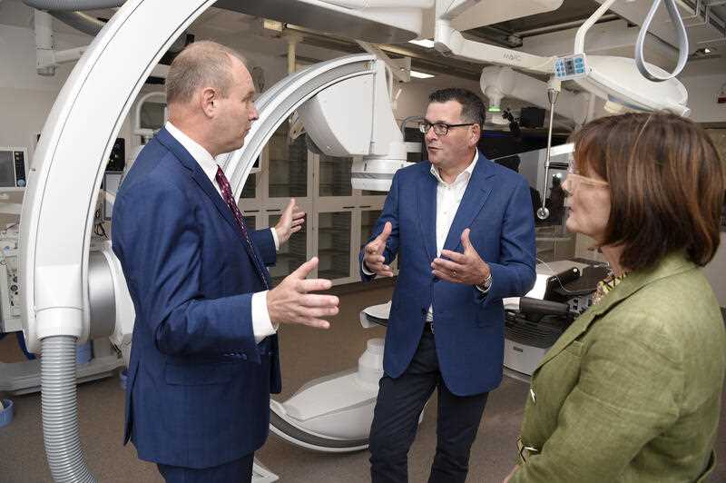 Victorian Premier Daniel Andrews and Health Minister Mary-Anne Thomas speak to Prof. Steve Nicholls at the Victorian Heart Hospital