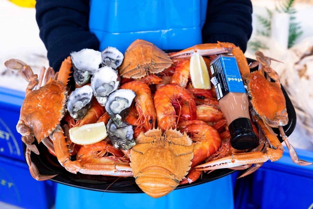 platter of fresh seafood