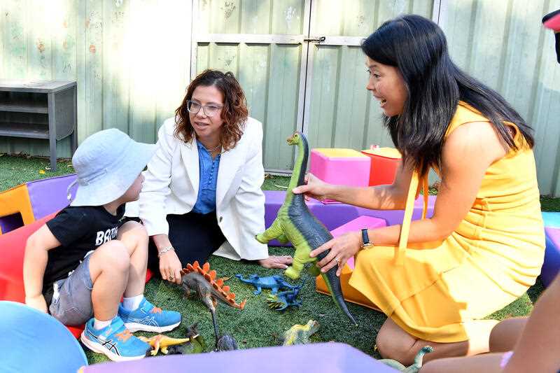 Federal Minister for Social Services Amanda Rishworth (centre), and Labor Member for Reid Sally Sitou meet wi h children during the launch of the Children’s Wellbeing Index and the Early Years Summit Summary Paper in Sydney, Thursday, March 16, 2023