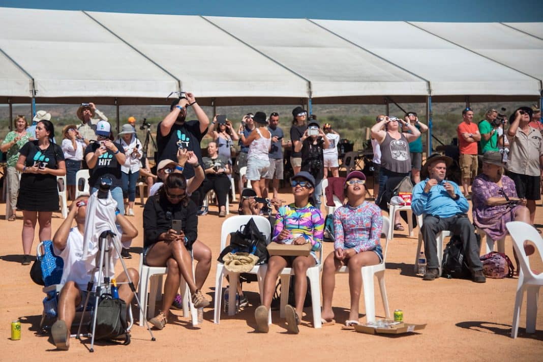 Total solar eclipse thrills thousands of tourists