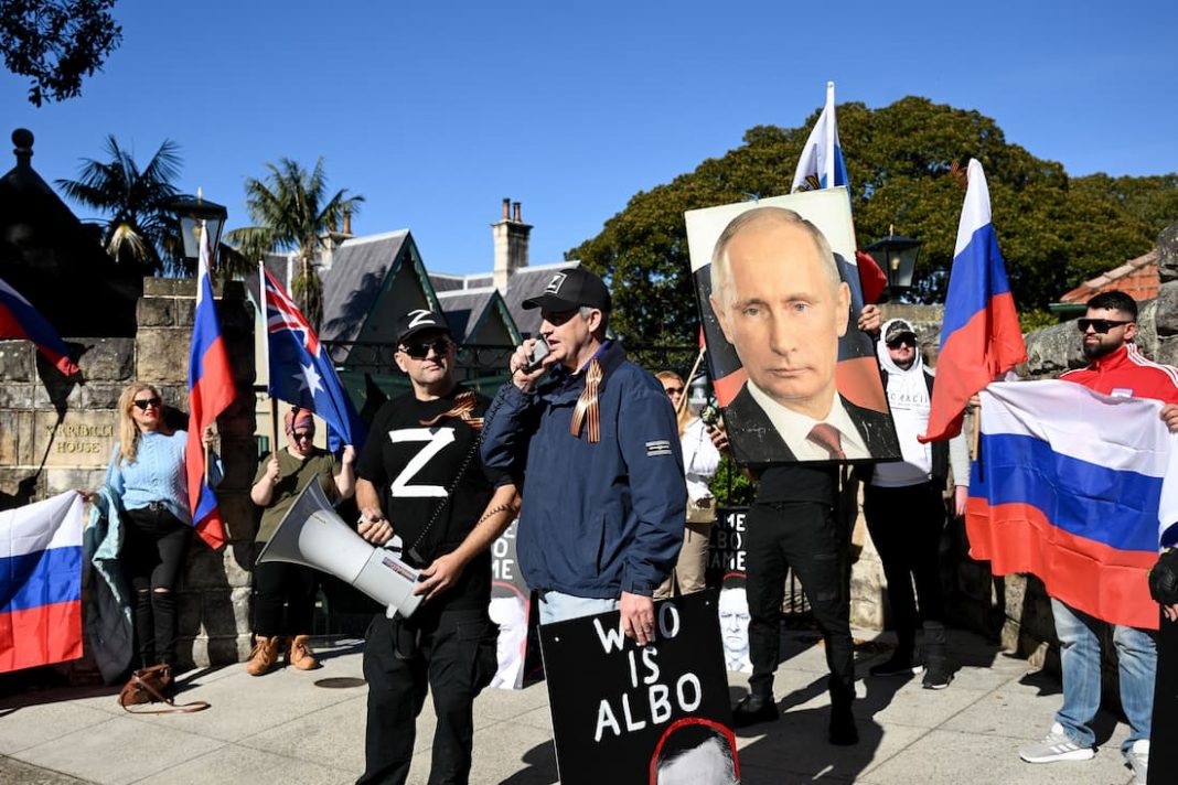 Protesters tell PM to keep hands off Russian embassy