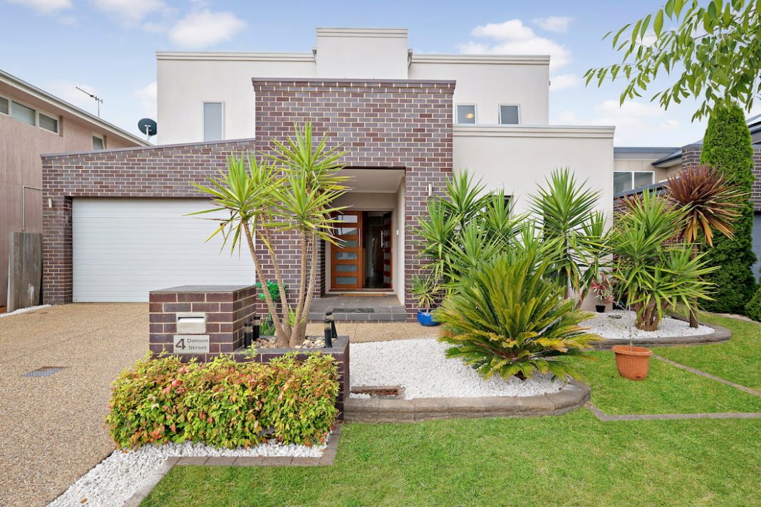 modern and spacious in Forde