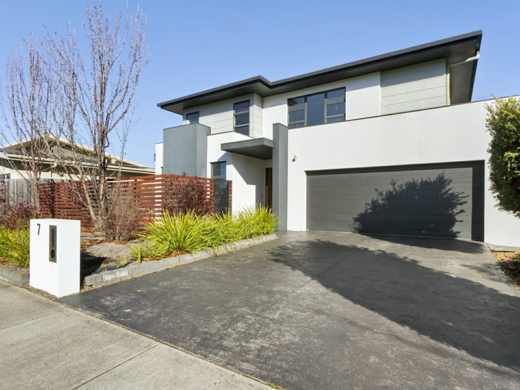 7 Tabbara Crescent Crace