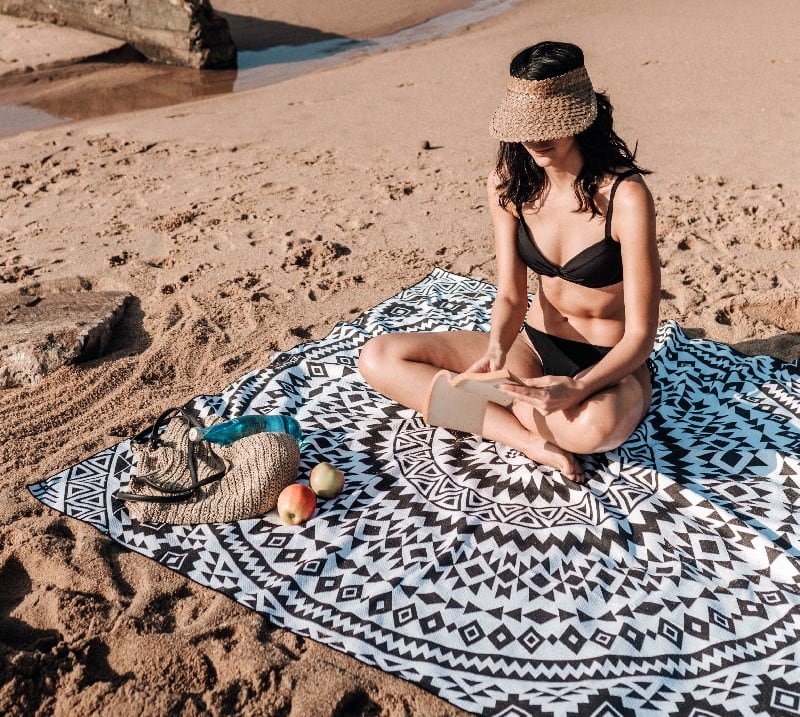 Tesalate beach blanket