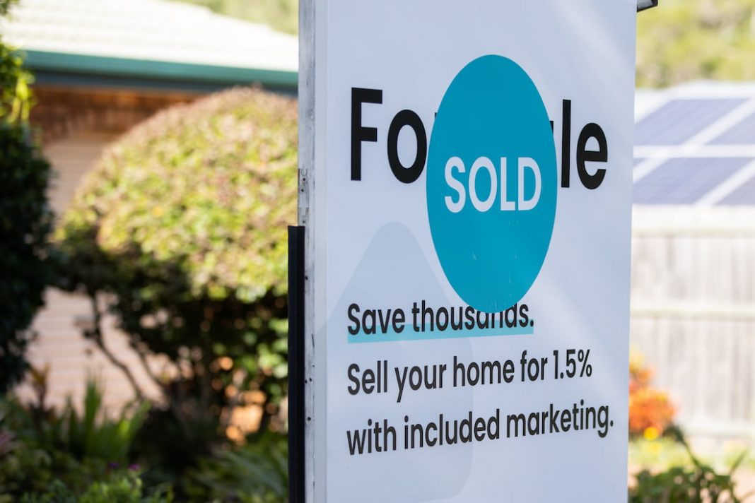 Rate rise to hurt mortgage holders, home buyers