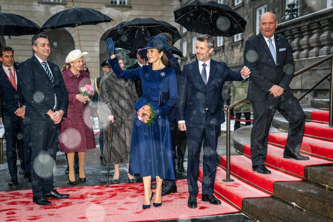 King Frederik X, Queen Mary appear at Danish parliament