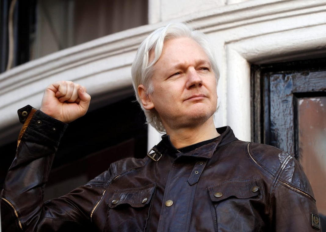 Australia urged to strike Assange deal after court win