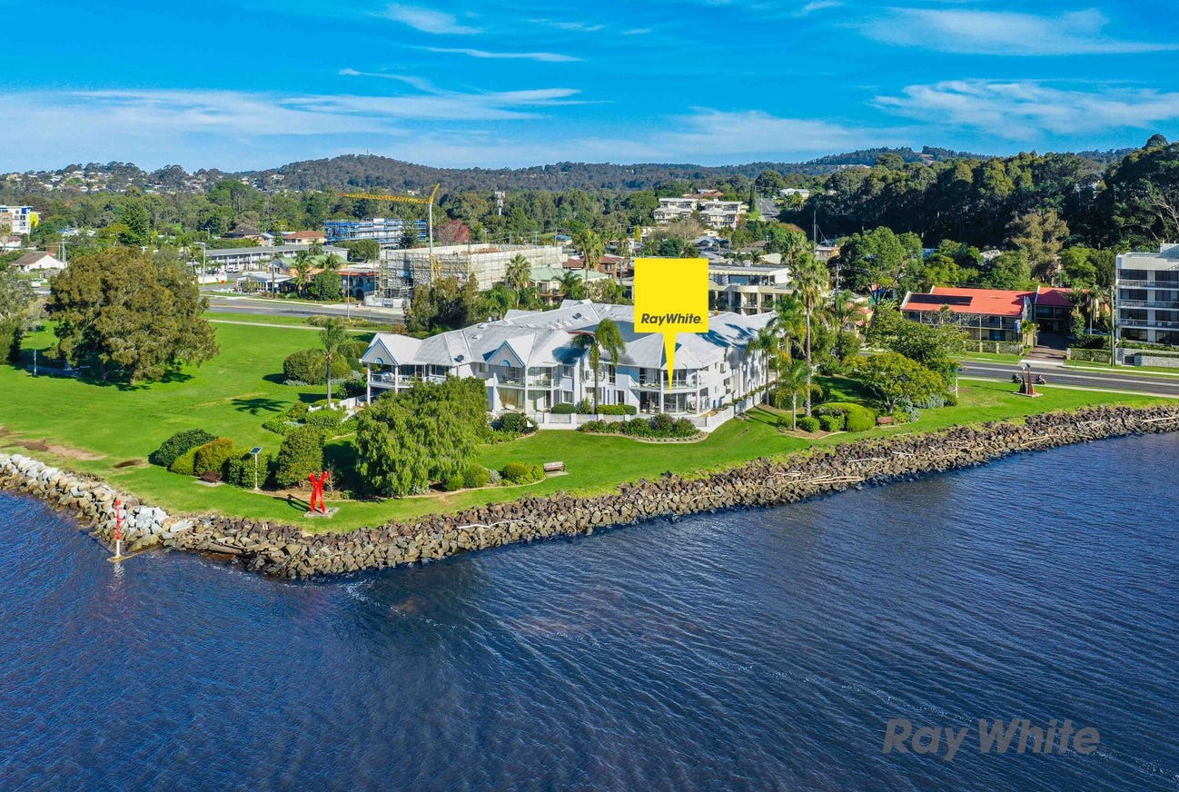 2/25 Beach Road, Batemans Bay