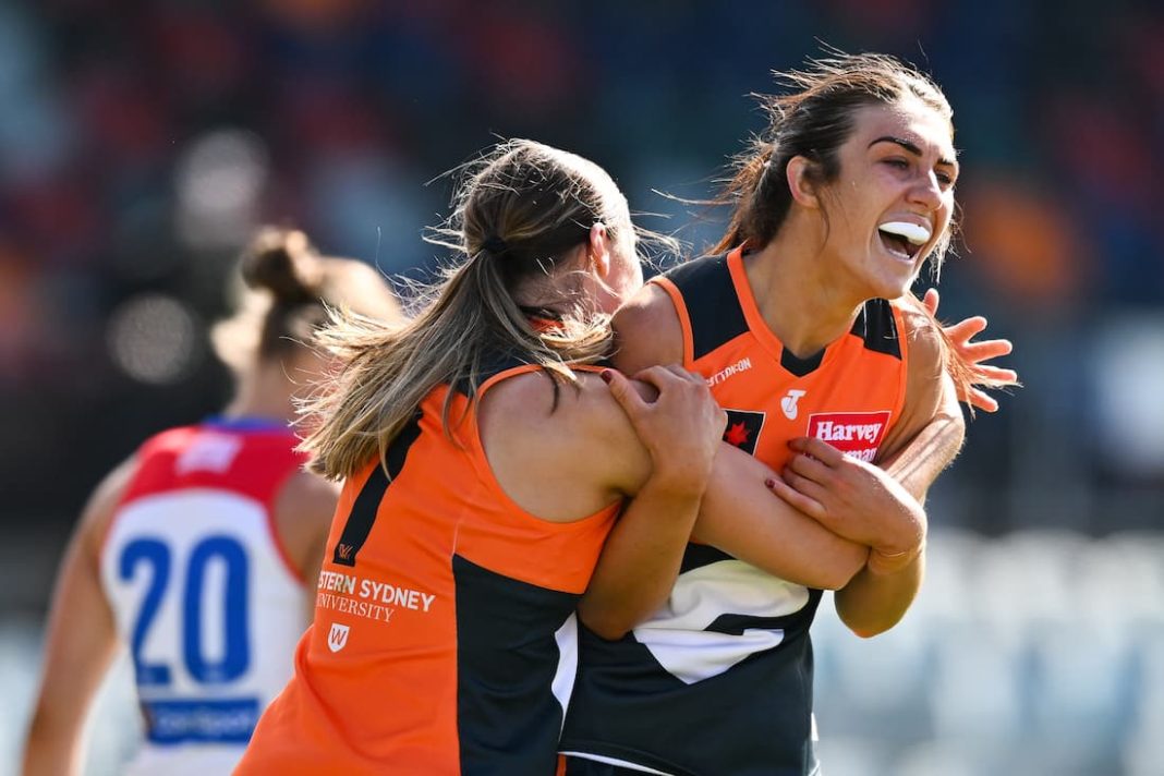 Records fall as Giants storm to AFLW win over Bulldogs