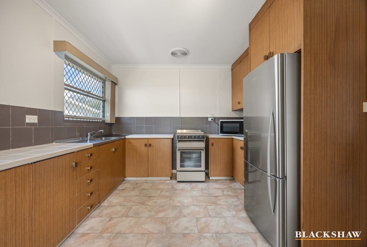 28 Walker Crescent, Griffith