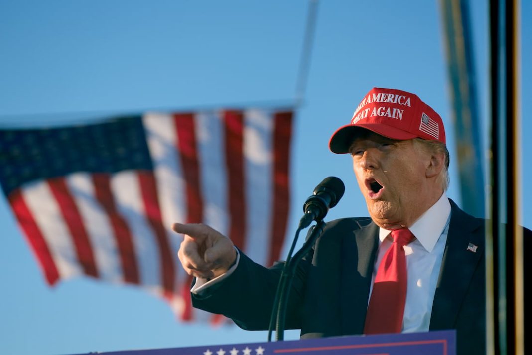 Man with loaded gun arrested near Trump rally