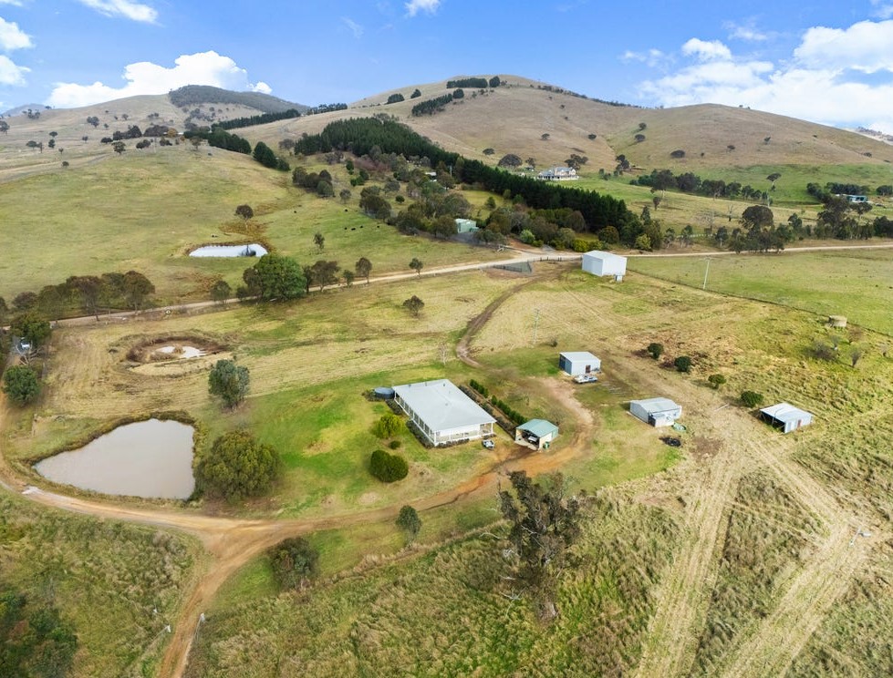 1076 Spring Range Road, Springrange