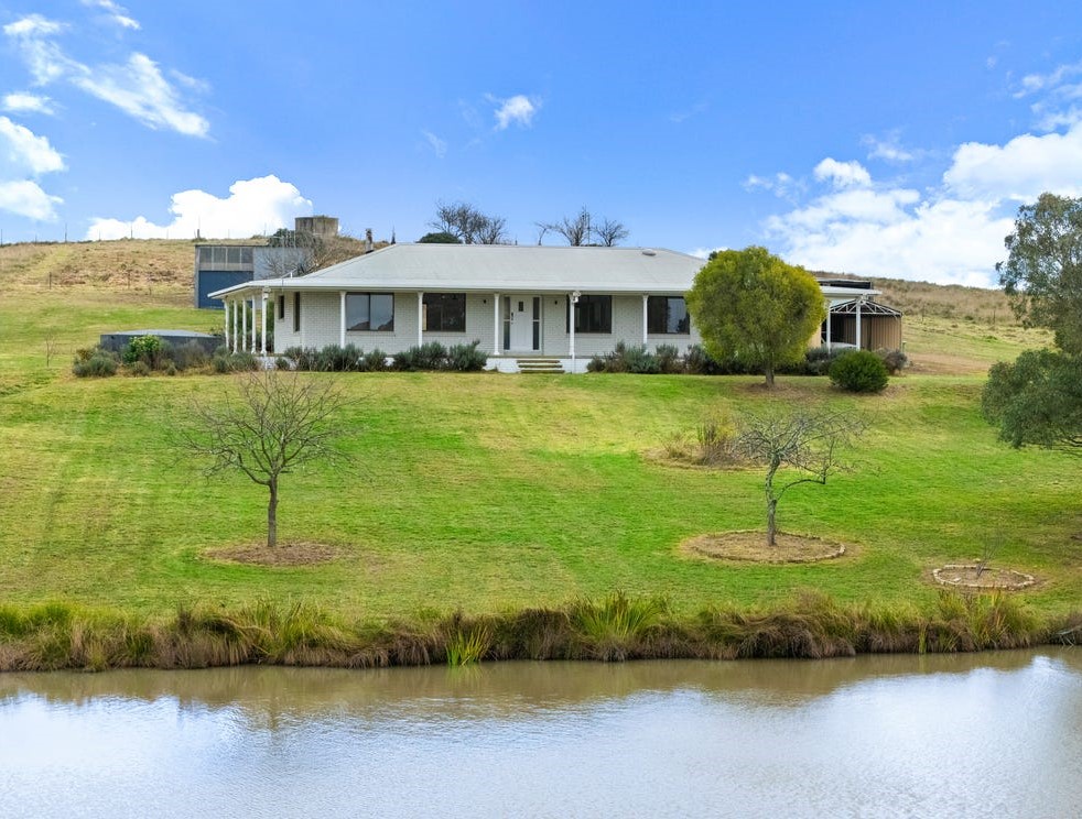 1076 Spring Range Road, Springrange