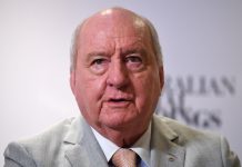 Former broadcaster Alan Jones has been arrested by police investigating historical sex offences. (Dan Himbrechts/AAP PHOTOS)