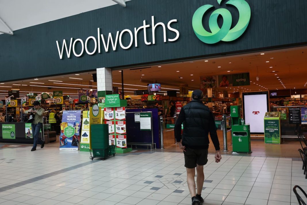 Woolworths has told a commision-led supermarkets inquiry it doesn't gouge smaller suppliers. (Con Chronis/AAP PHOTOS)