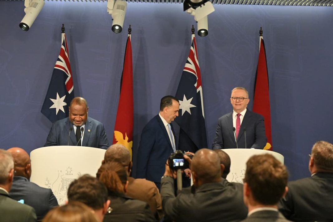 Anthony Albanese and James Marape have signed off on a deal to create an NRL team in PNG. (Mick Tsikas/AAP PHOTOS)