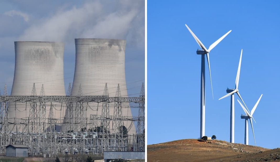 The treasurer says Labor is cutting power bills while the coalition's nuclear plan is 'slapstick'. (Dan Himbrechts / Mick Tsikas/AAP PHOTOS)