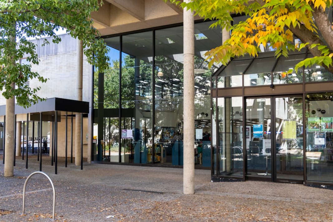 Woden Libary