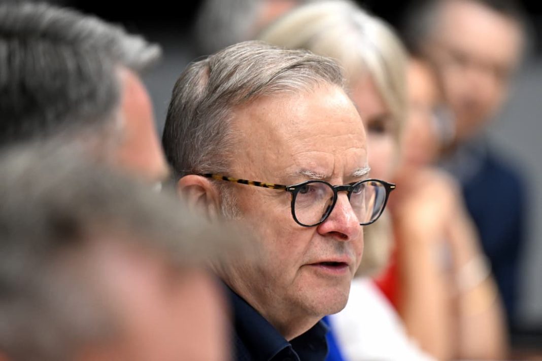 More cost-of-living relief is likely to be discussed when Anthony Albanese's cabinet meets. (Lukas Coch/AAP PHOTOS)