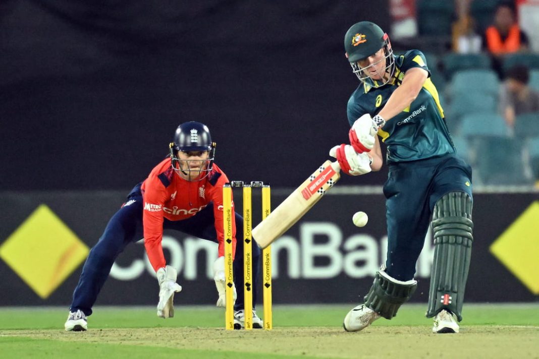 Stand-in skipper Tahlia McGrath top-scored with 48 not out for Australia in the second Ashes T20I. (Mick Tsikas/AAP PHOTOS)